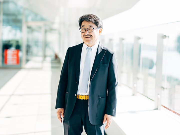 営業担当のおだやかな笑顔